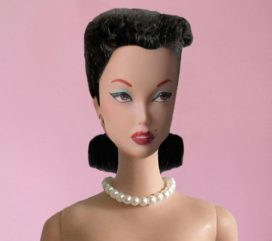 Collana di perle per bambole fashion vintage, realizzata a mano con chiusura